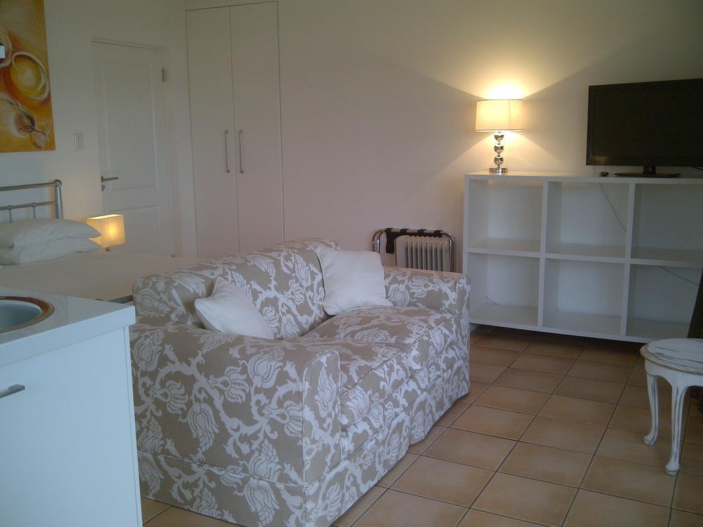 Upperbloem Guesthouse And Apartments Cape Town Room photo